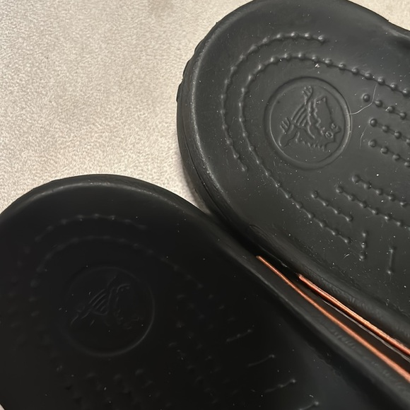 Crocs - Picture 2 of 6